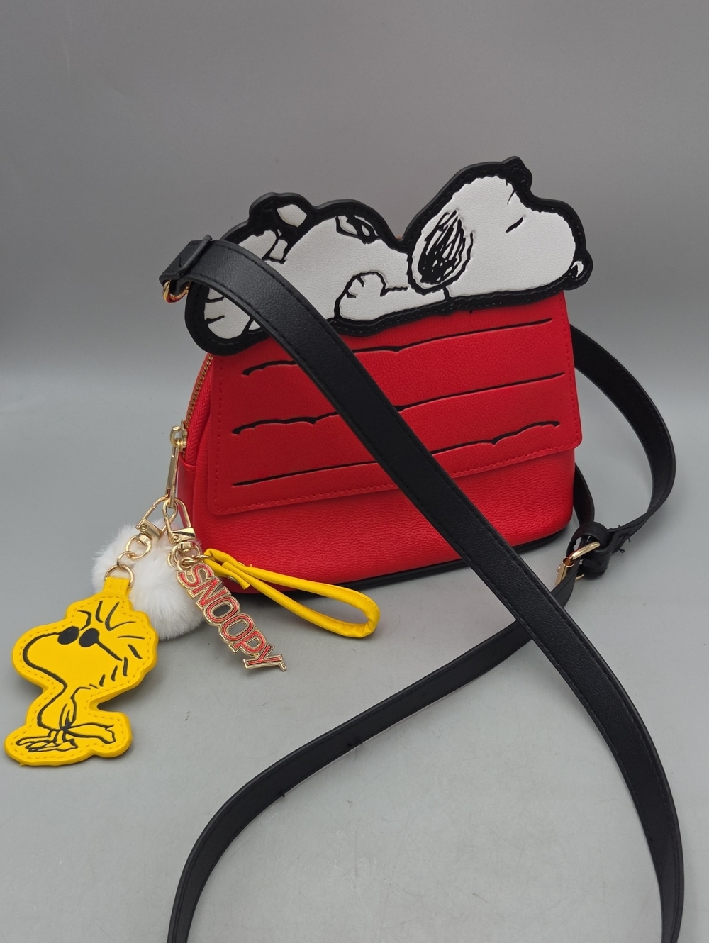Bioworld Peanuts Snoopy House Red Dome Crossbody Bag